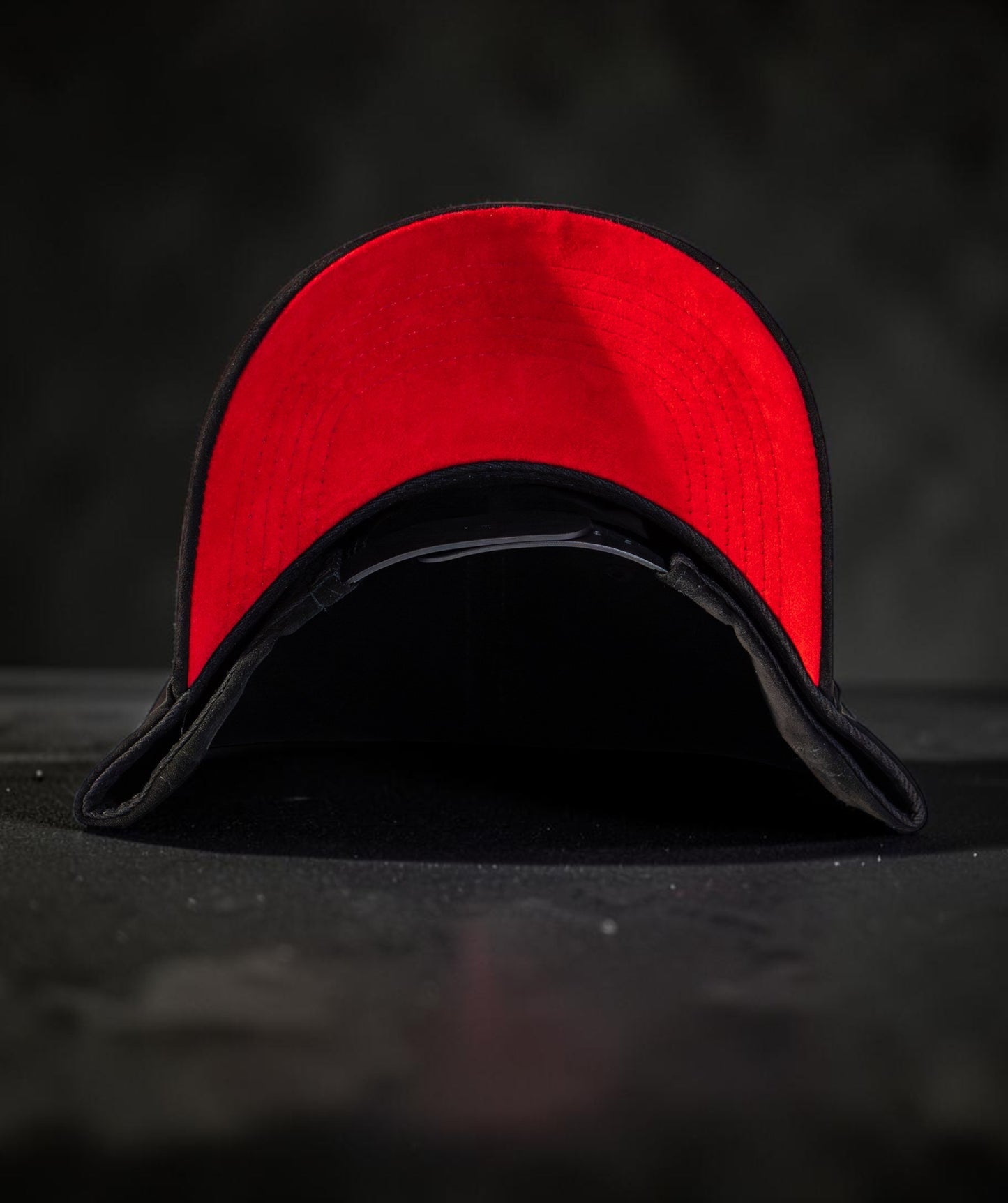 Red/Black Suede con Caiman