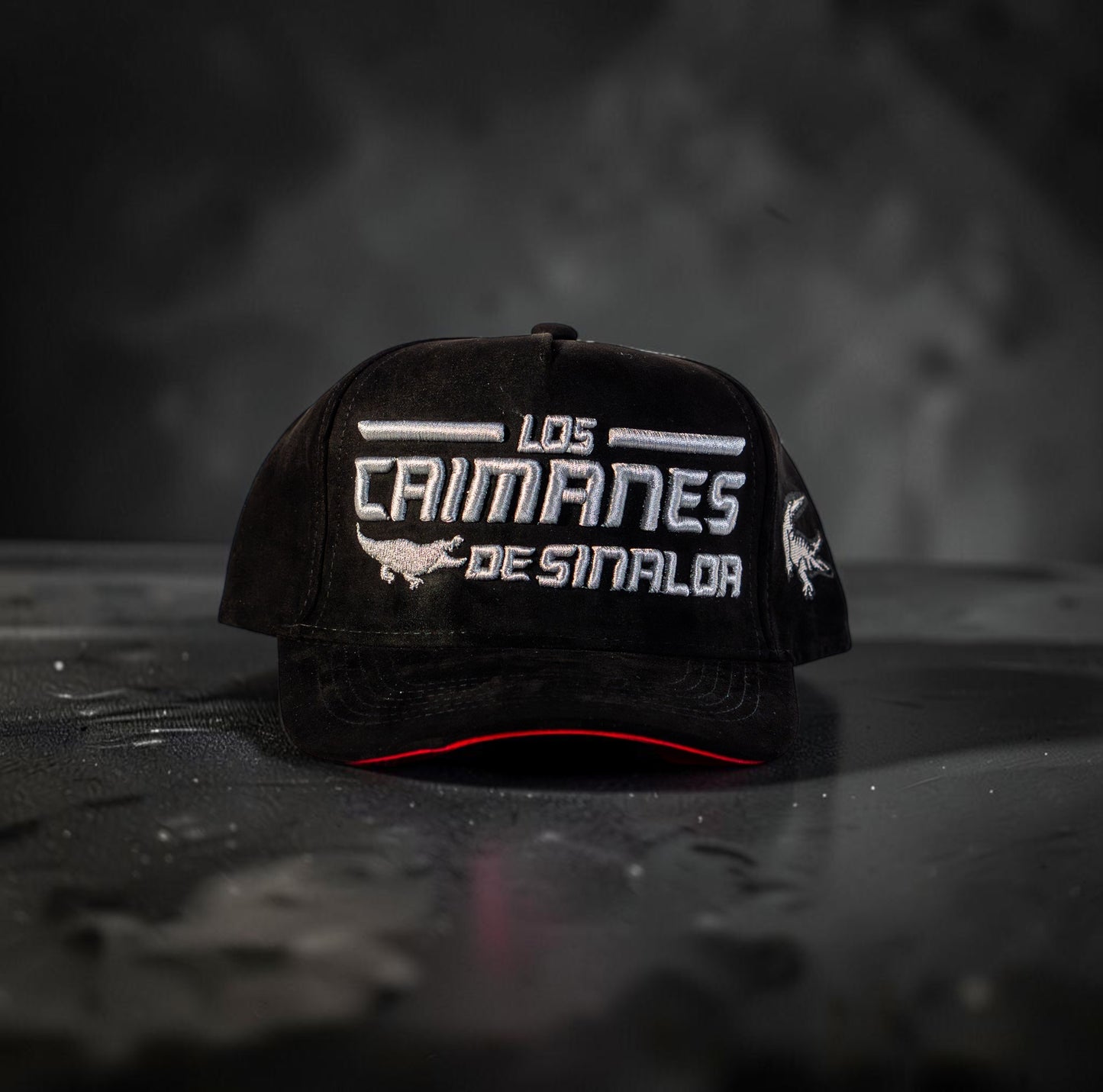 Grey/Black con Caimanes Logo