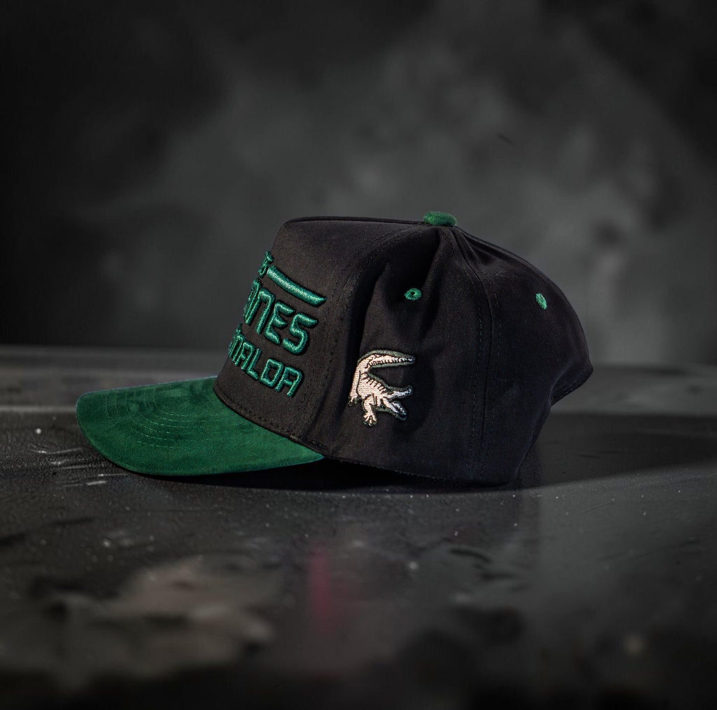Green/Black Suede con Caimanes Logo